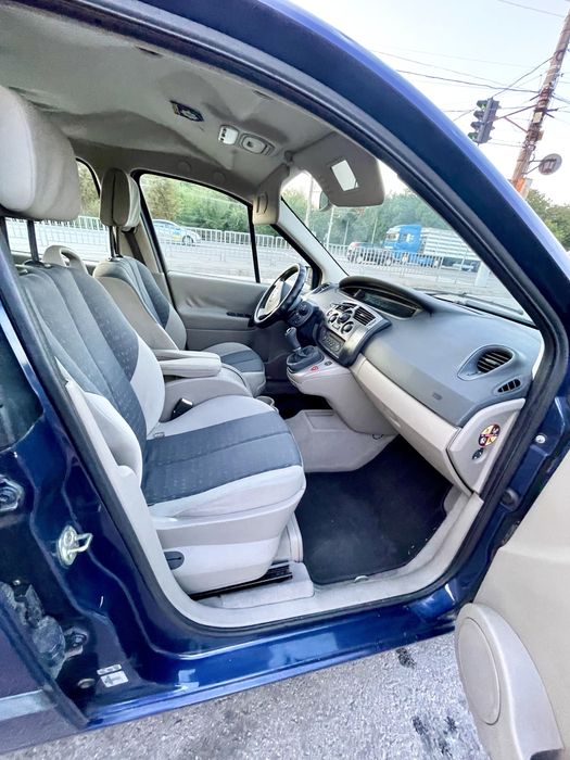 Renault Scenic II 2004 • 1.6 бензин