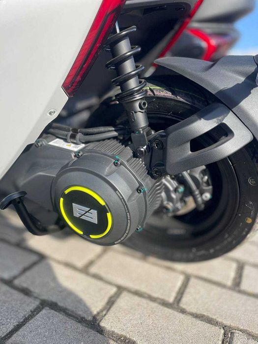 ZEEHO AE6+ (1 battery)