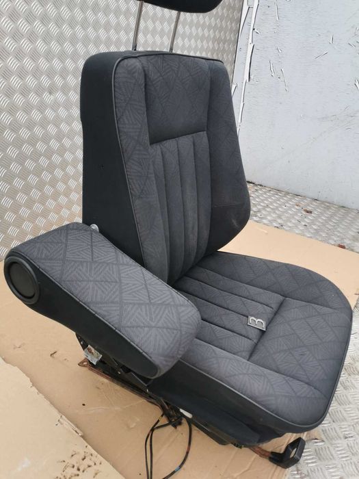 Mercedes W124 Fotel Kierowcy podgrzewany Jodełka podłokietnik grzany