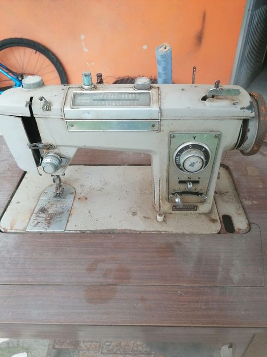 Máquina de costura