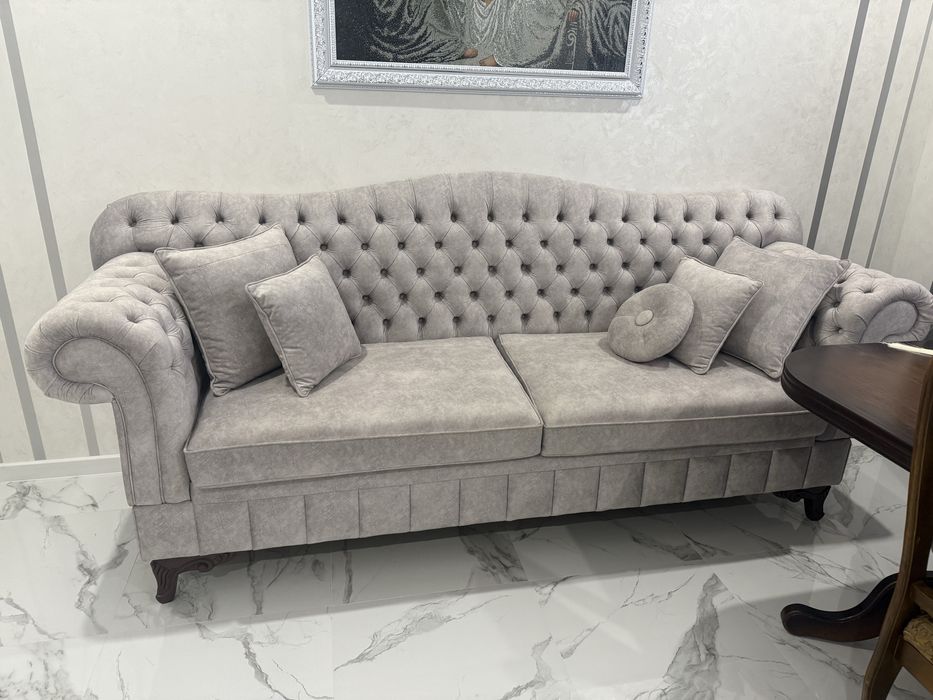 Диван з кріслом