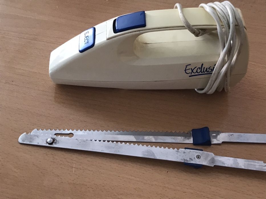 Faca eletrica, apesar de um pouco antiga , teve  pouco uso.