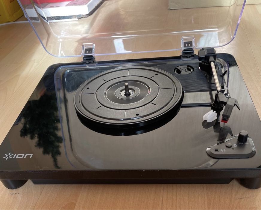 Gramofon ION czarny (BLUETOOTH)
