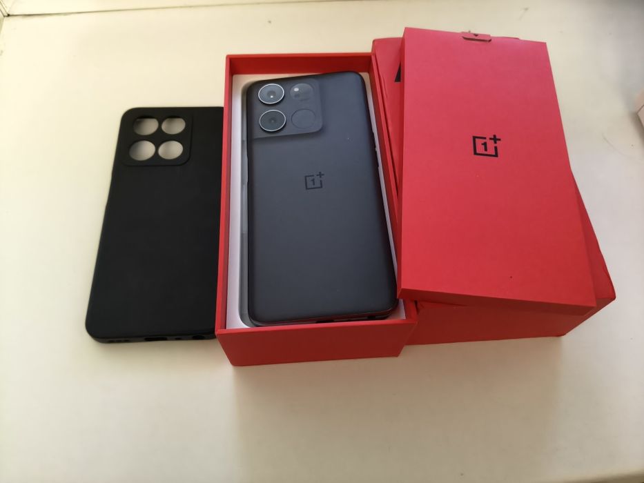 Продам смартфон OnePlus Ace Race Edition 12/256