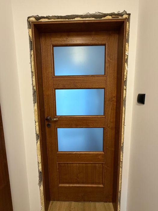 Drzwi wewnętrzne 90x200 wraz z ościeżnicami 7szt.