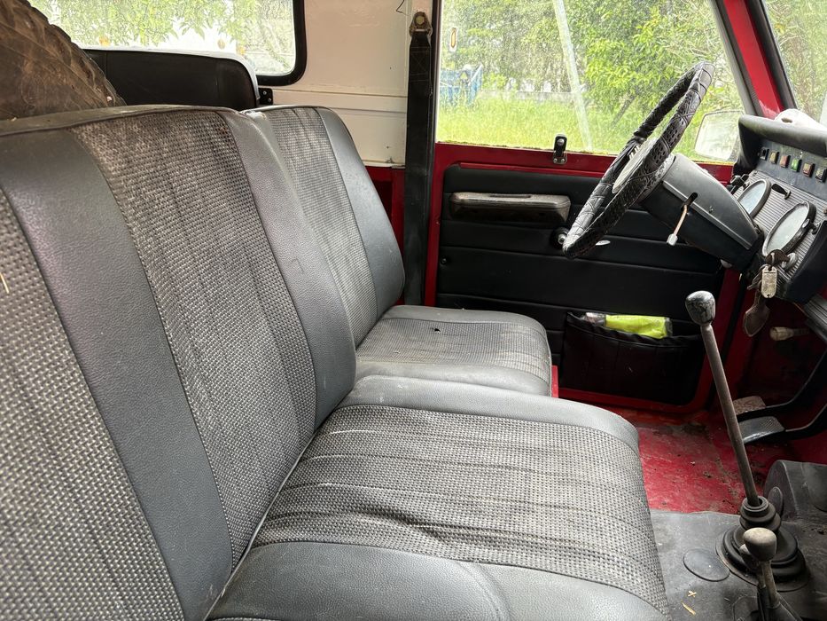 Jeep Portaro 240