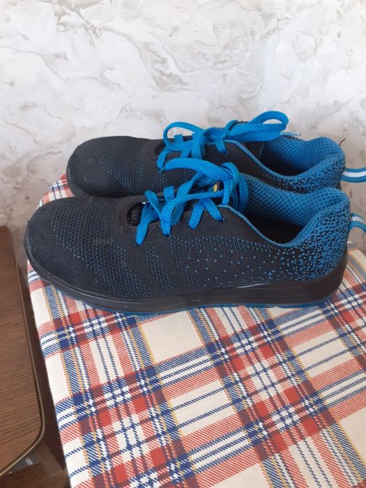 Продам рабочие ботинки