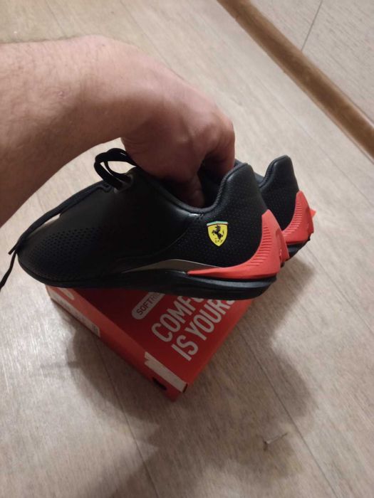 Кросівки пума модель ферарі