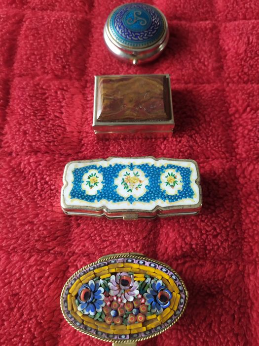 Caixinhas de comprimidos