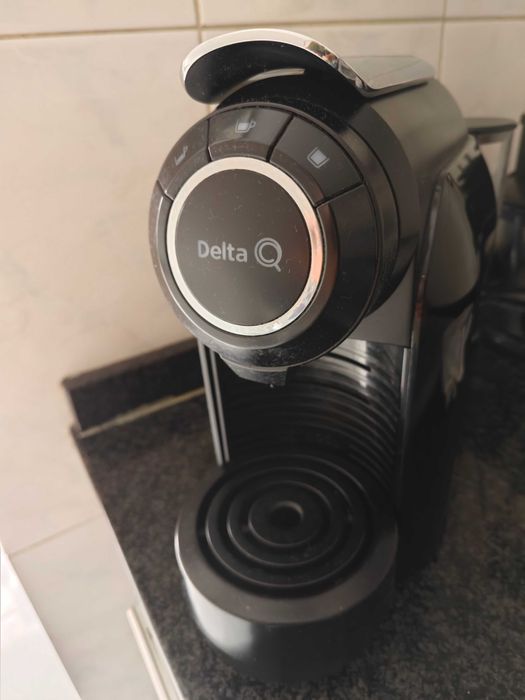 Máquina de Café Delta Q Qool Evolution Automática – Excelente Estado - pronta a utilizar
