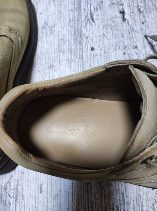 Продам кожаные туфли Clarks