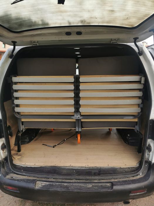 Hyundai H1 alcatifada e isolada