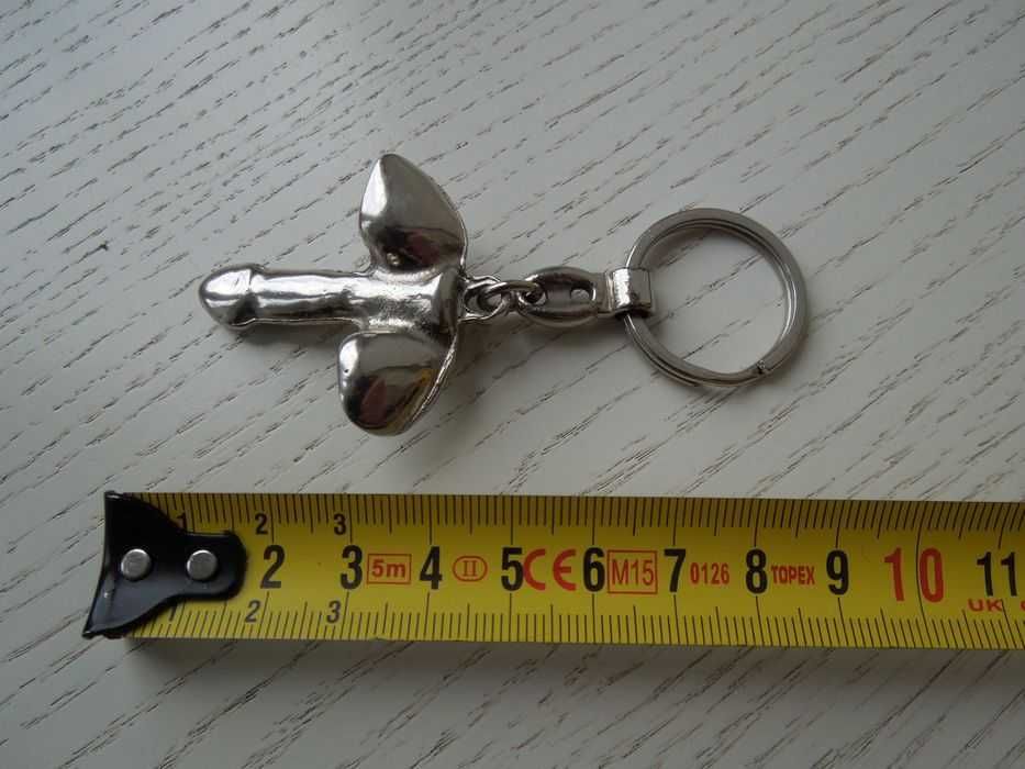 Брелок металевий