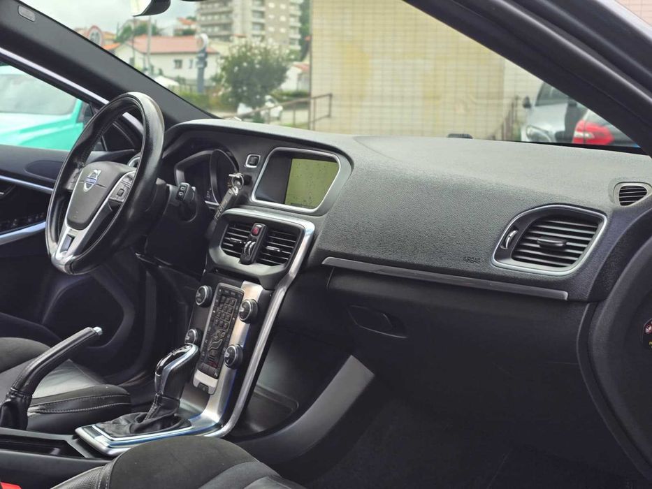 VOLVO V40 D2 R-DESIGN 1.6 115CV FULL EXTRAS "AUTOMÁTICO"