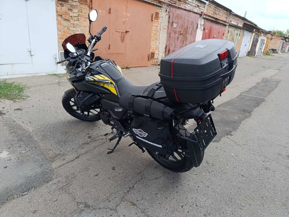 Продам мотоцикл Lifan KPT 200-4V