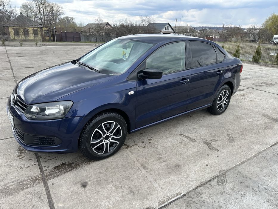 Продам семейный автомобиль