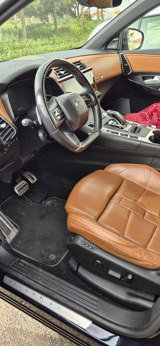 Vende se DS7  crossback E-Tense Opera 4x4 300 CV