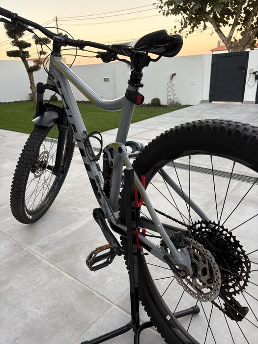 Giant Stance mtb pneus 27,5, suspensao dupla e droper post
