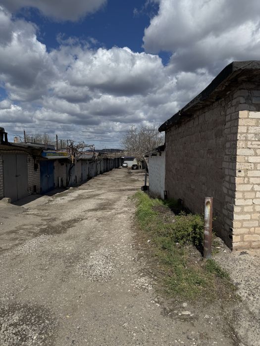Гараж в кооперативі "Саксаганець"