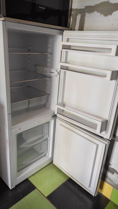 Холодильник . Холодильник.