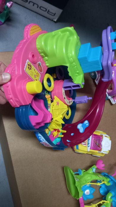 Várias casas da pinypon