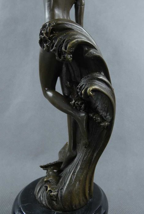 Akt kobieta pozująca BRĄZ marmur figura RZEŹBA  L. Bistolfi 25 cm