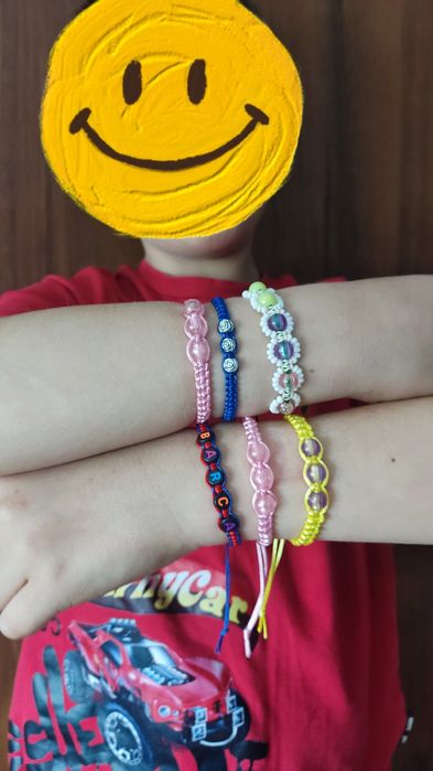 Bransoletka ze sznurka regulowana z koralikami