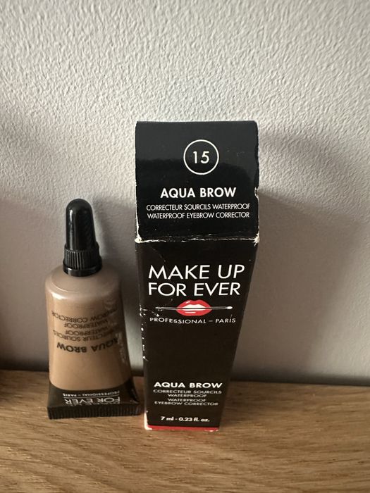 Korektor do brwi MAKE UP FOR EVER