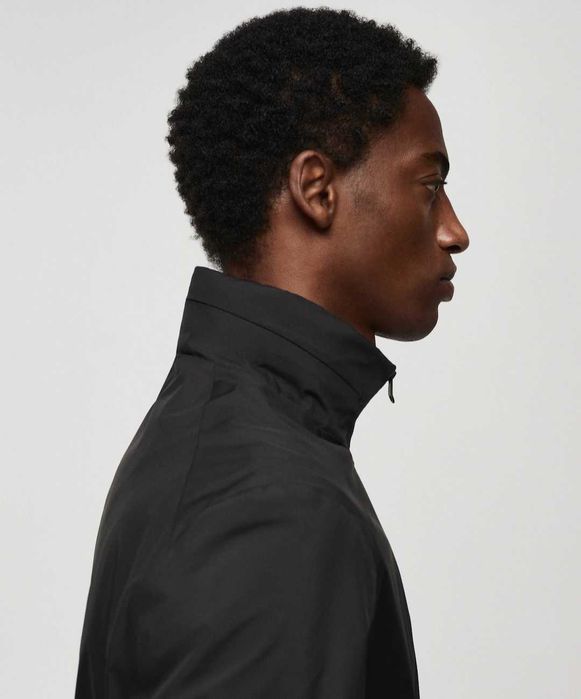 Чоловіча вітровка Mango