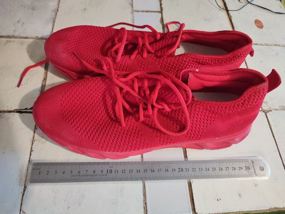 Кроссовки летние