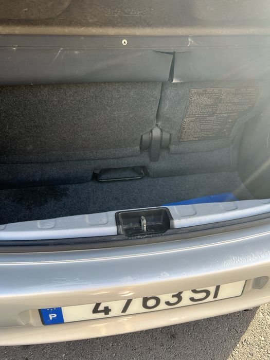 Toyota Yaris 1.0 a gasolina