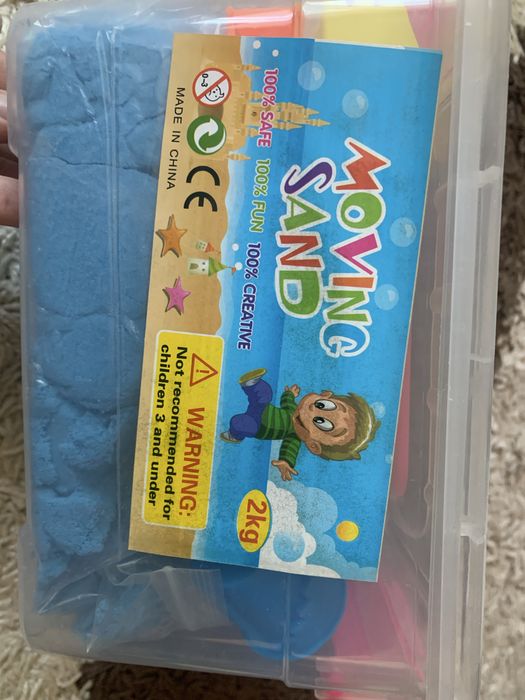 Piasek kinetyczny dla dzieci z basenikiem i foremkami