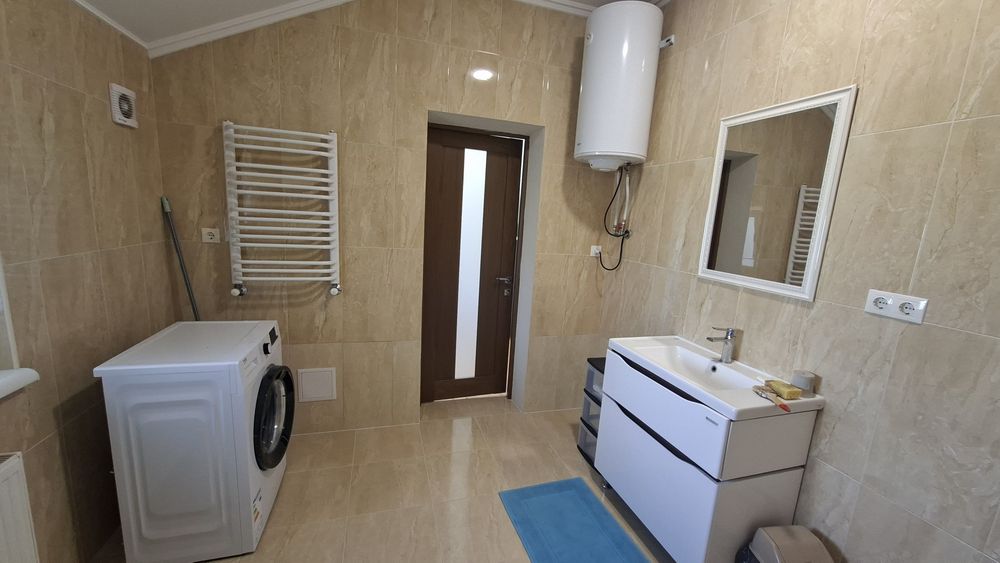 Продаж житлового будинку 220м². Ділянка 7сот.Котедж.Комунікації. Ремонт. Івано-Франківськ.Терміново