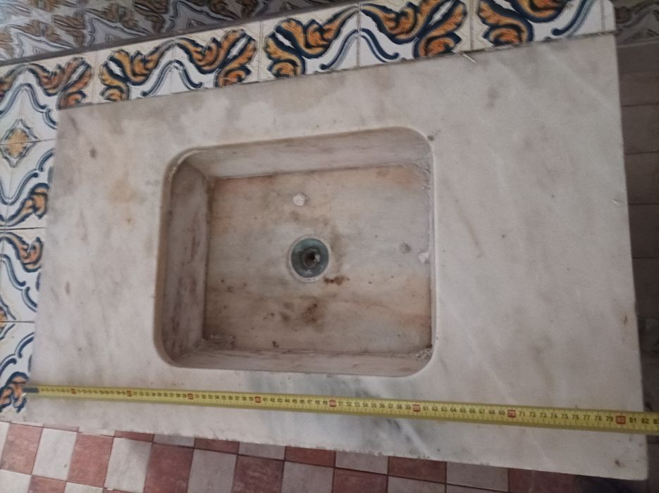 Pia lava-loiça antiga  de mármore