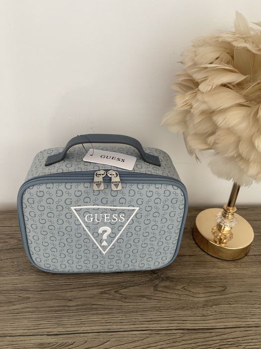 Nowa kosmetyczka kuferek Guess