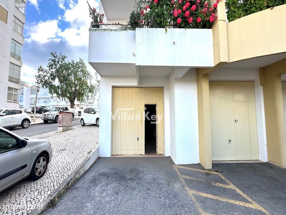 Garagem para arrendar em Lagos