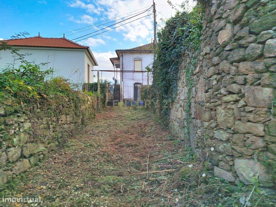 Ruina em Fontoura, Valença - Oportunidade Única!