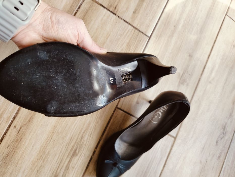 Buty na obcasie 37