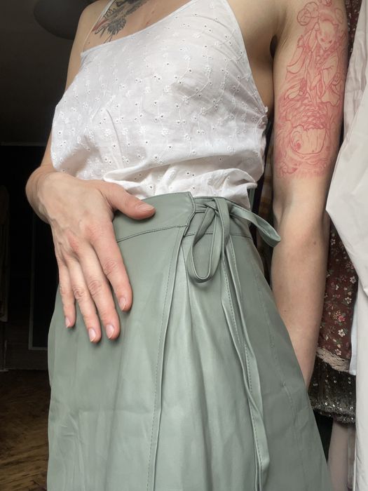 Спідниця до колін, екошкіра, Reserved