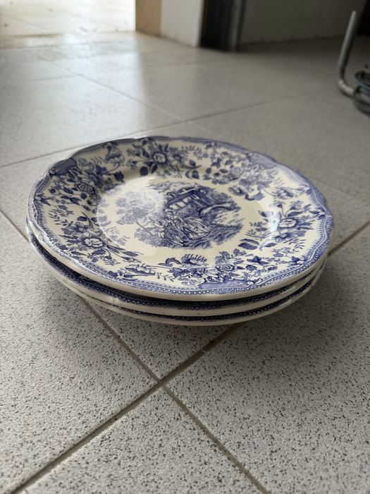 Conjunto 3 Pratos de Refeição Vintage Ironstone (estilo clássico azul e branco)
