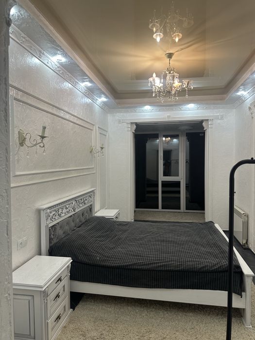 Без відкл СВІТЛА ! Центр 4 кімнатна подобова 10 осіб  оренда посуточна