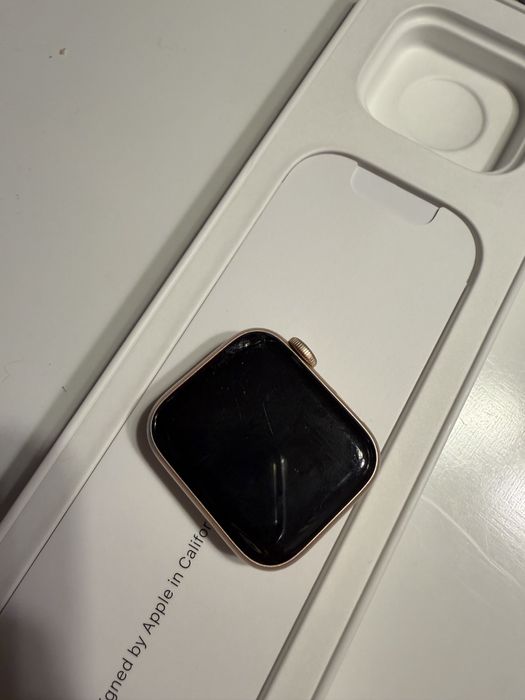 Zegarek Apple Watch SE 40 mm na części