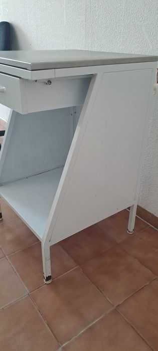 Mesa de Apoio para Registadora
