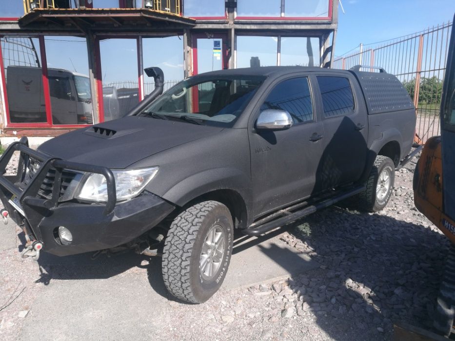 TOYOTA Hilux Тойота Хайлюкс 2012гв, 2.5, запчасти: амортизаторы оригин