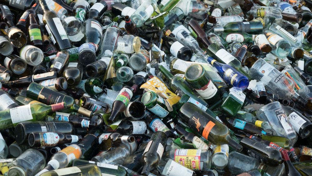 Луцьк. Купуємо скло, склобій (стеклобой), макулатуру, плівку, стрейч