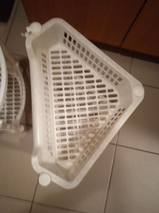 Продам пластикові двоярусні полки бу