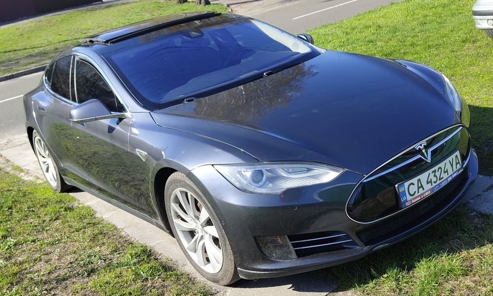 Tesla Model S 70D