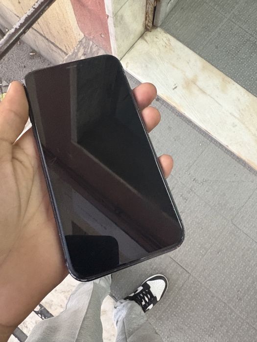Iphone 11 64GB ..