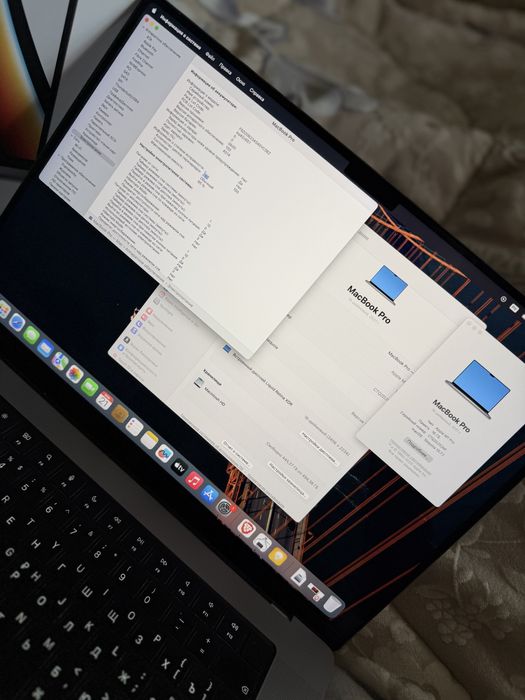 MacBook Pro 16 на M1 Pro 2021 , ідеальний , Повний рідний комплект