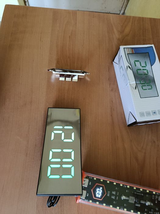 Часы электронные настольные цифровые LED / USB / AAA / 2 Будильника